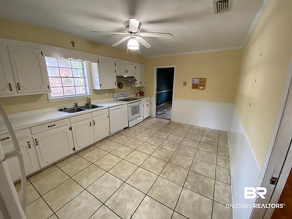 4th image of 106 Douglas Ln