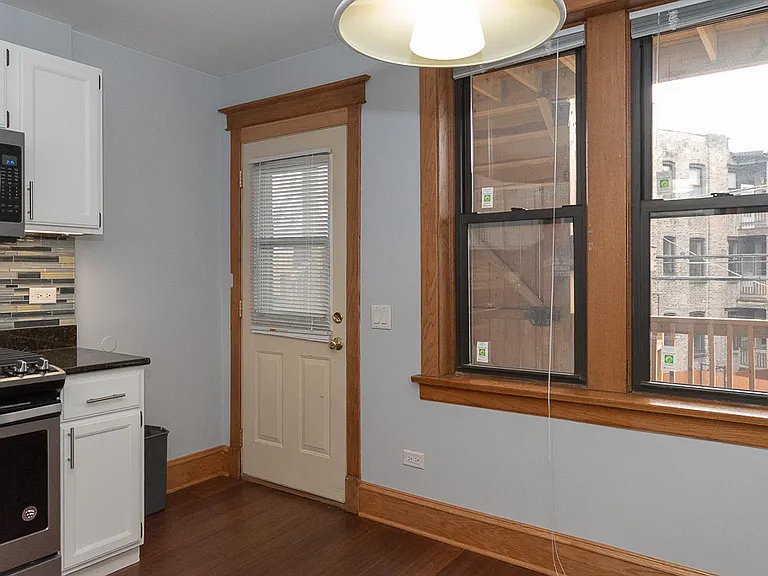 3710 N Clark St #E01P — Photo 5