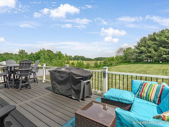 4th image of 4521 Oakwood Ct