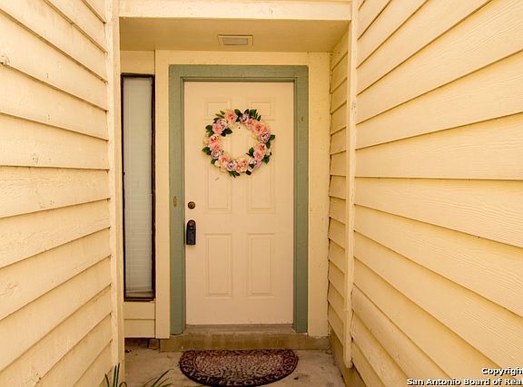 2nd image of 8415 Echo Creek Ln