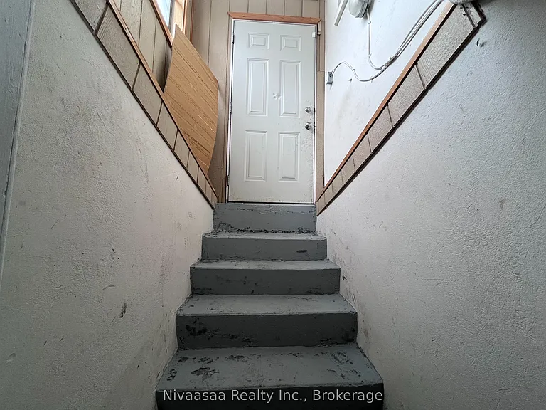 36 Pearl St — Photo 21