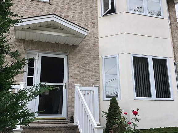 3rd image of 210 Union Ave