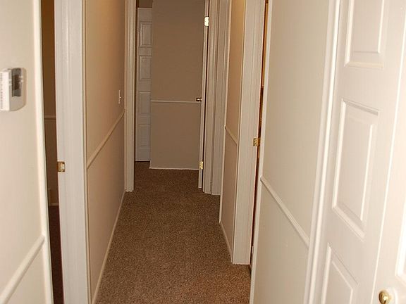 4th image of 9298 Sue Ln