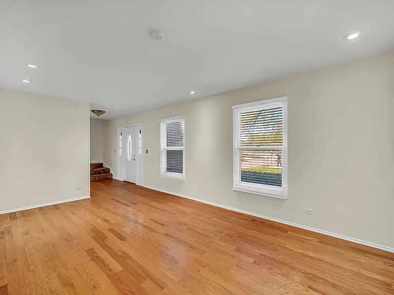 1100 Lockwood Dr — Photo 7