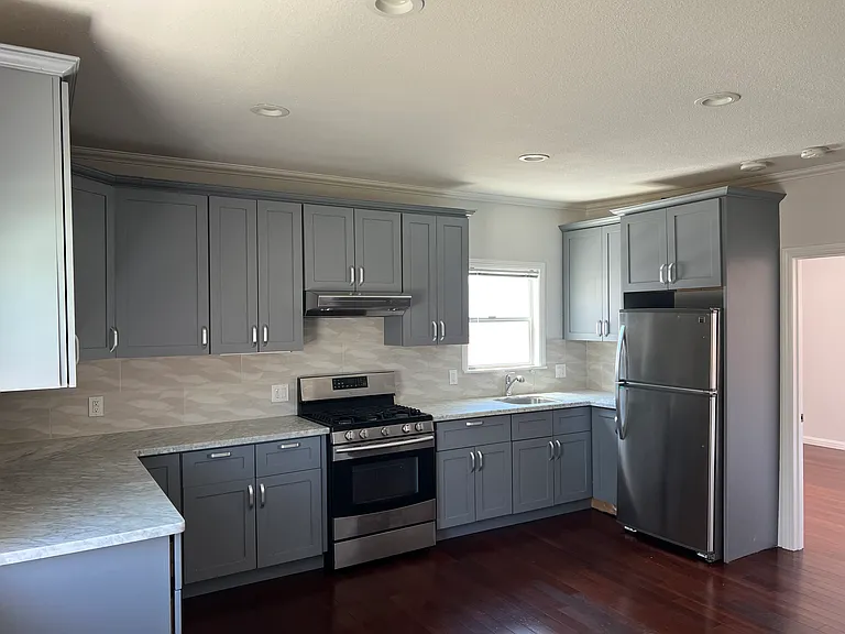 539 San Mateo Ave — Photo 3