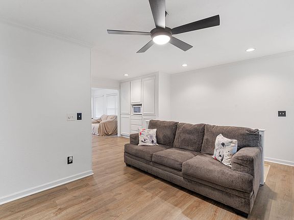5th image of 5052 Hunter Village Dr