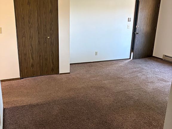 3rd image of 123 Parkview Cir #5