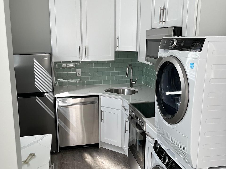 1st image of 4607 Cedar Ave APT B1