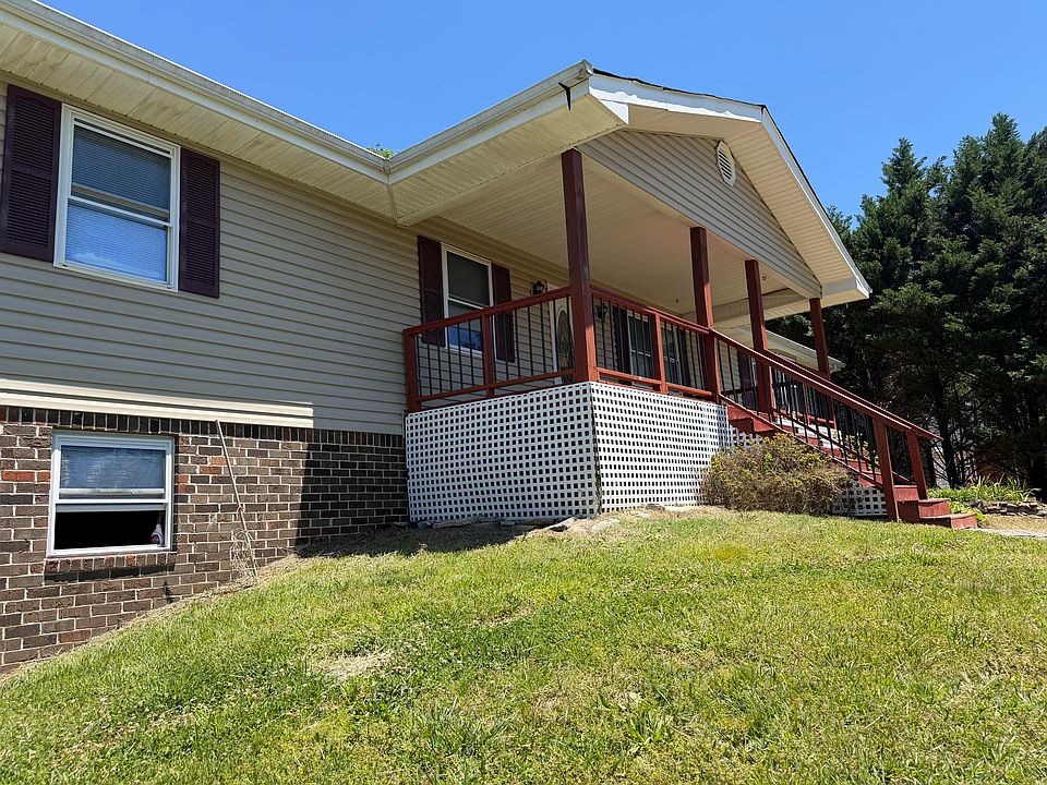 1st image of 34 Lawrence Dr
