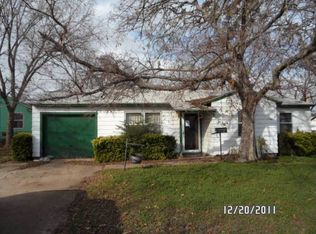 4511 Silver Lake Dr, Dallas, TX 75211