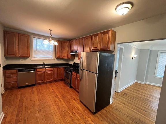3rd image of 4448 W Gunnison St APT 1A