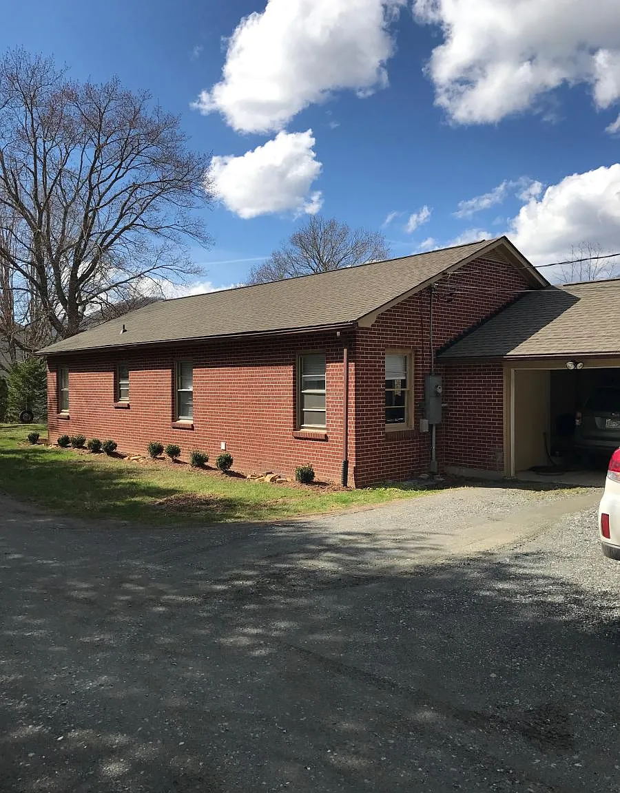 2 bed, 1.5 bath, 1188 sqft, $1,900 — Photo 3