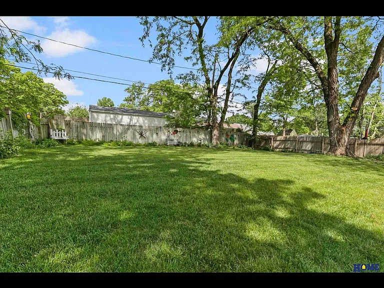 2945 S 42nd St — Photo 29
