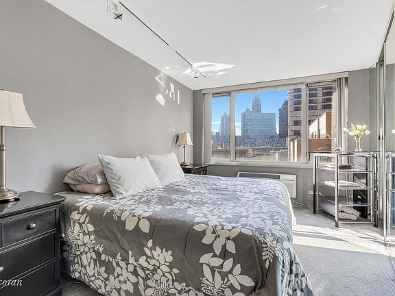 3rd image of 130 W 67th St APT 11G