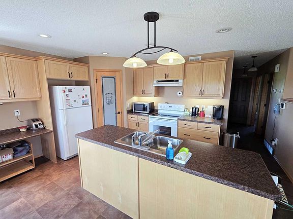 5th image of 9712 103rd St