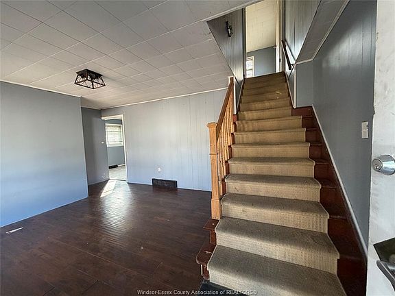 2nd image of 493 Josephine Ave
