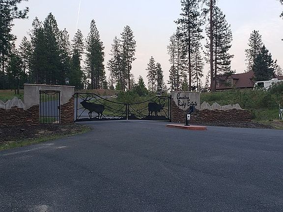 10.9 acre parcel at end of rd