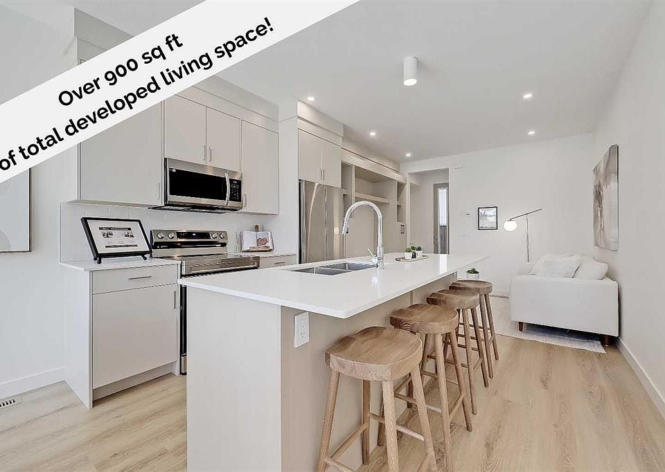 1st image of 828 S 8th Ave NE #3