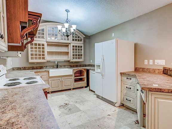 5th image of 25192 Thornhill Dr