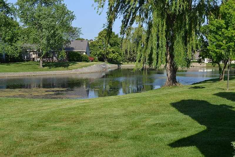 653 Beth Ct, Gurnee, IL 60031 Zillow