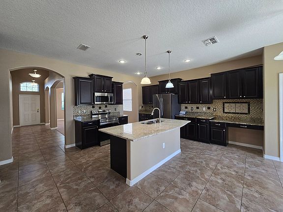 3rd image of 13110 Royal Pines Ave