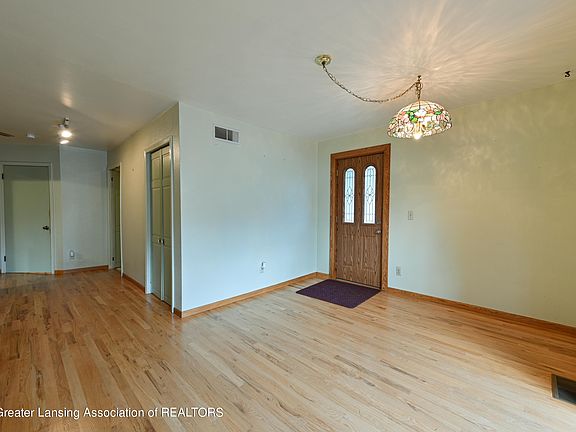 4th image of 6826 S Washington Ave