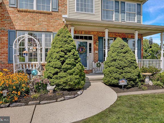 2nd image of 129 Roja Ln