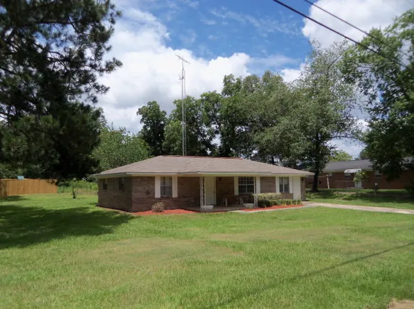 225 Bruner St, Ashford, AL 36312