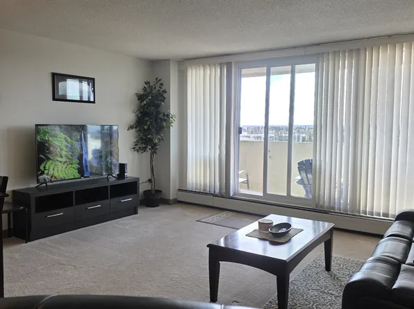 4902 37th St, Red Deer, AB