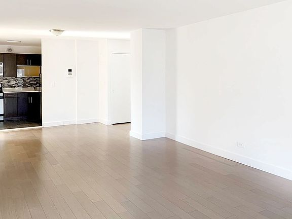 3rd image of 200 E 33rd St APT 21J