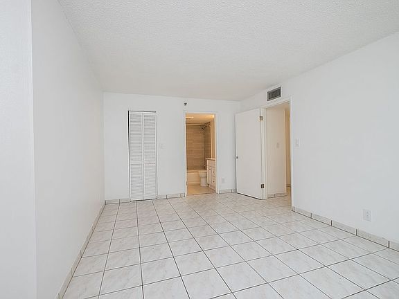 3rd image of 4301 Collins Ave APT 312