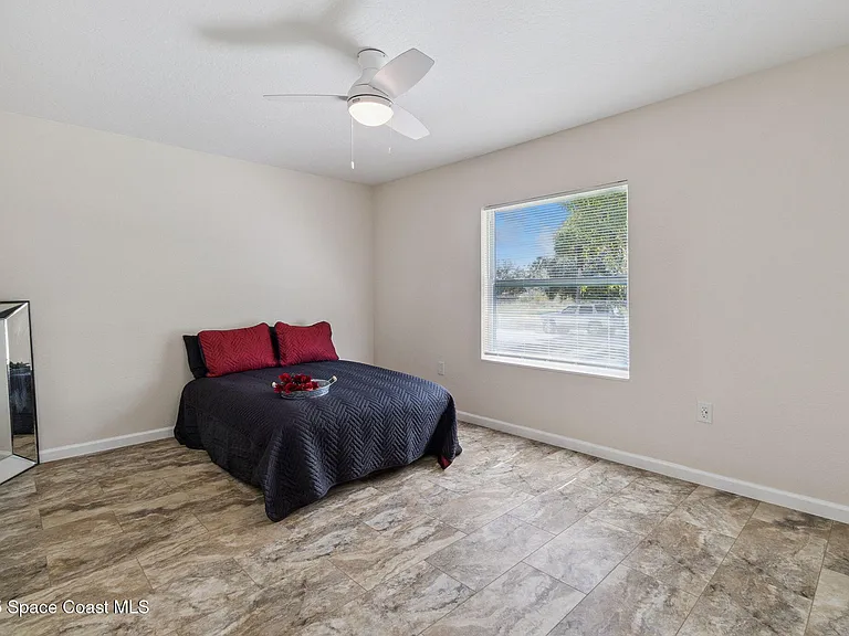 919 Quail St SE — Photo 11