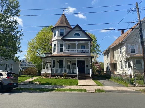 210 Prospect Ave #3, Shelton, CT 06484