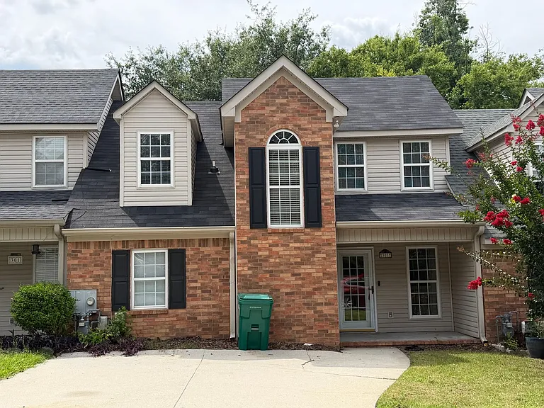 303 Hazelnut Dr — Photo 1