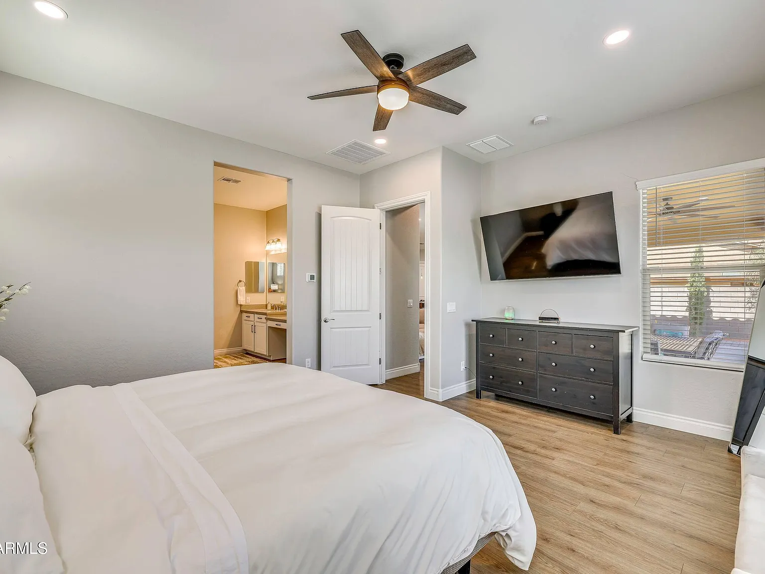 4 bed, 3.0 bath, $3,500 — Photo 1