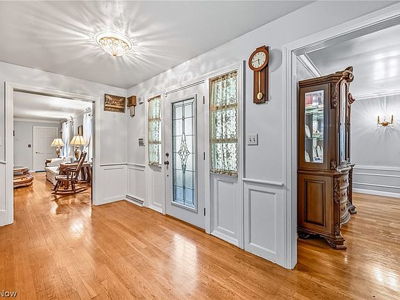 5th image of 4250 Oak Knoll Dr