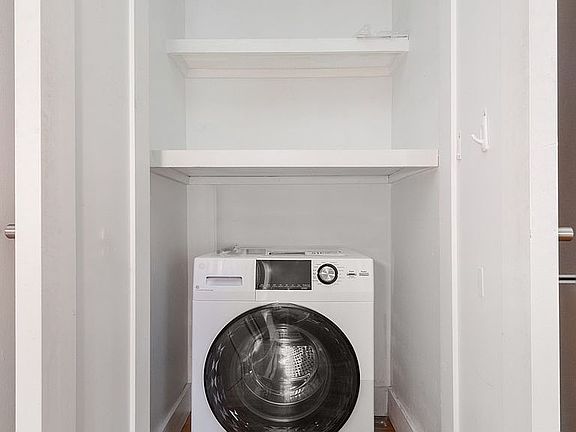 4th image of 70 University Pl APT 8