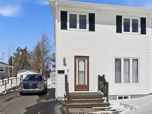 20 Read Street, Gander, NL A1V1E2