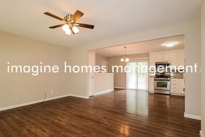 302 Clara St — Photo 3