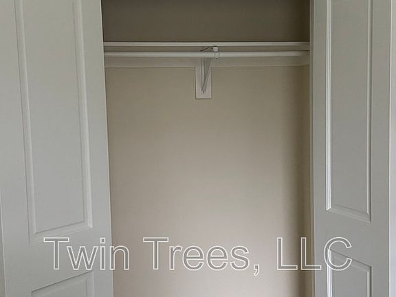 3rd image of 6091 Main St