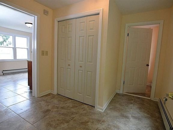 4th image of 25 Saint Vincents Ave