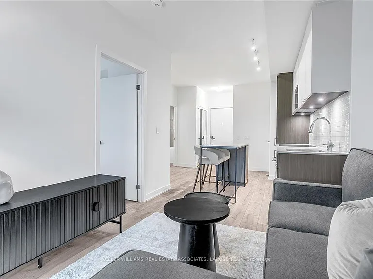 215 Lakeshore Rd W #205 — Photo 5