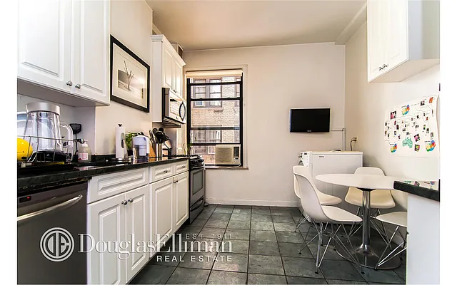 Rented by Douglas Elliman | media 3