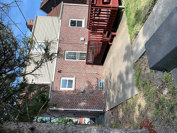 5th image of 14432 S La Salle St