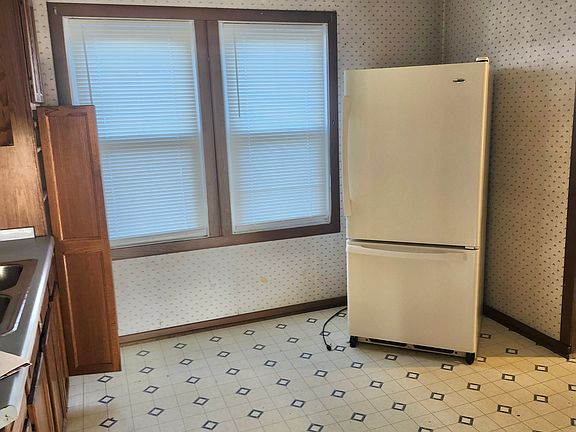 4th image of 3736 W 104th St #1