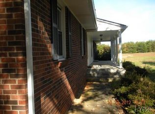1893 Lone Oak Xing, Huddleston, VA 24104