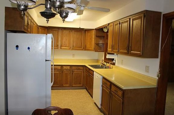 5th image of 3637 Leonard Dr