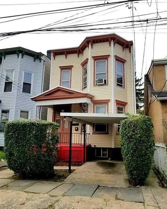1st image of 110 S 12th Ave