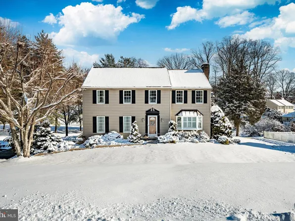 23 Newtown Woods Rd, Newtown Square, PA 19073