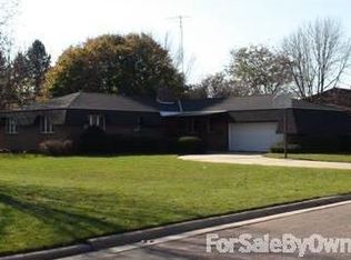 431 2nd St NW, Blooming Prairie, MN 55917